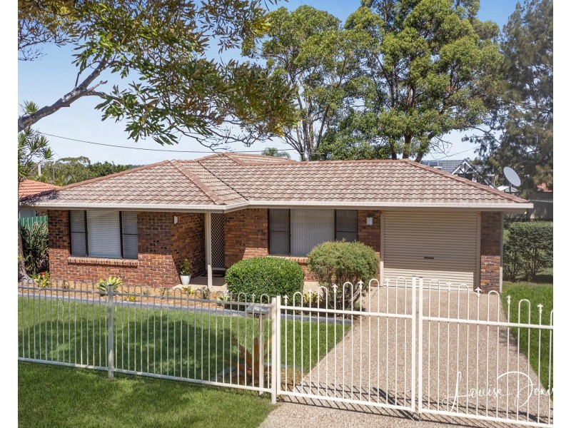 19 Strachan Road, Victoria Point QLD 4165