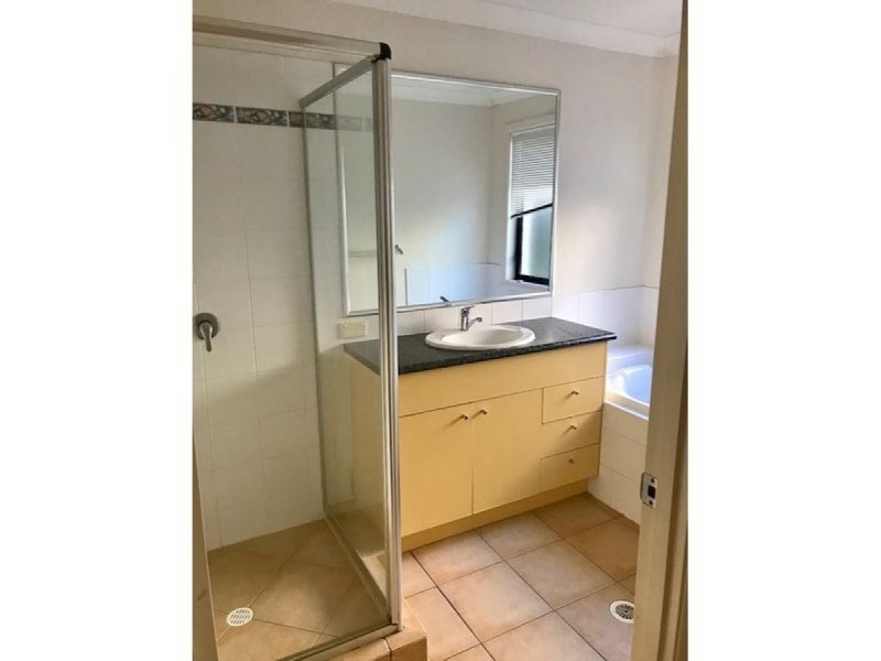 4 Garrett Street, Redland Bay QLD 4165