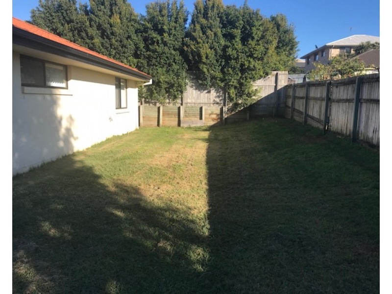 4 Garrett Street, Redland Bay QLD 4165