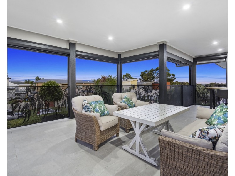 2 Baylink Drive, Redland Bay QLD 4165