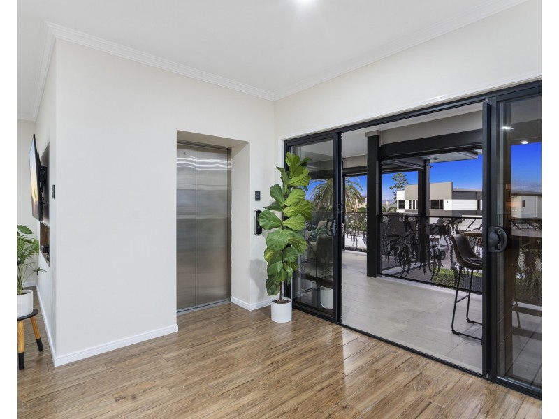 2 Baylink Drive, Redland Bay QLD 4165