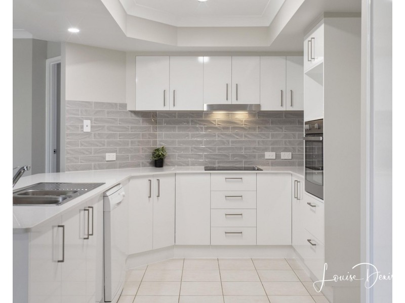 52 Seaholly Crescent, Victoria Point QLD 4165