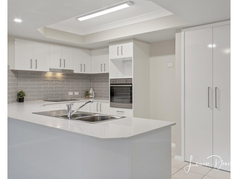 52 Seaholly Crescent, Victoria Point QLD 4165