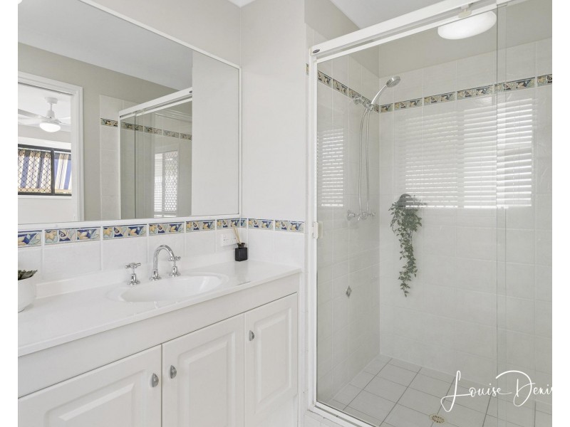 52 Seaholly Crescent, Victoria Point QLD 4165