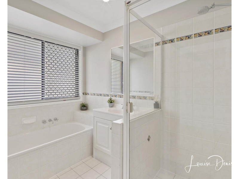 52 Seaholly Crescent, Victoria Point QLD 4165