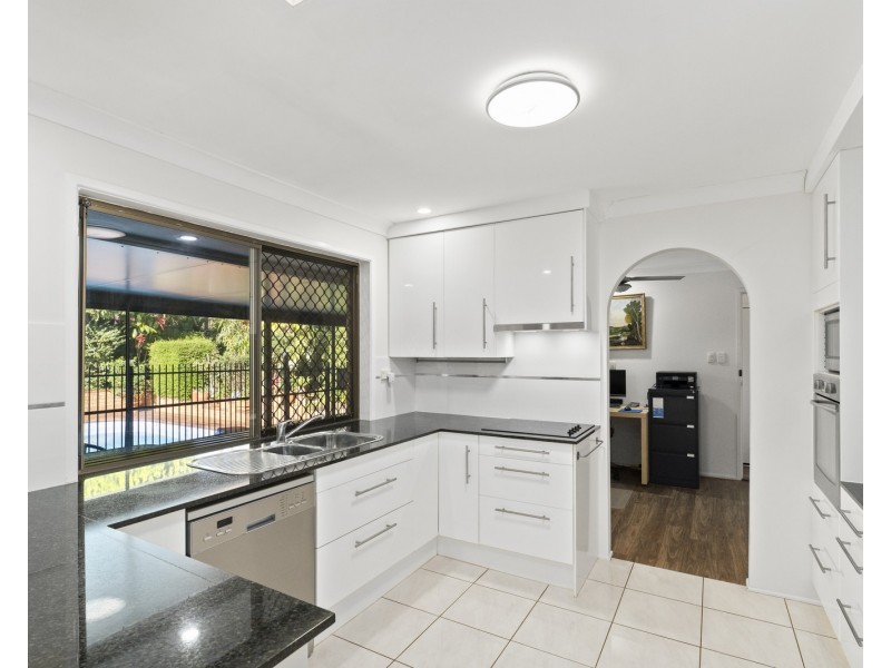 20 Angela Crescent, Cleveland QLD 4163