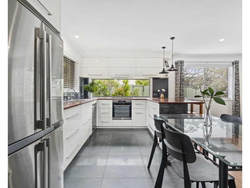 19 Rossinton Street, Birkdale QLD 4159