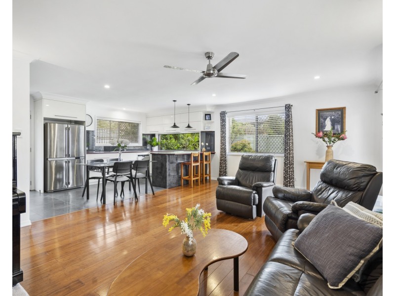19 Rossinton Street, Birkdale QLD 4159
