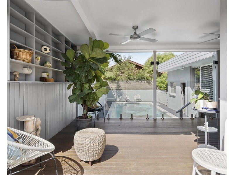 9 Albert Street, Victoria Point QLD 4165