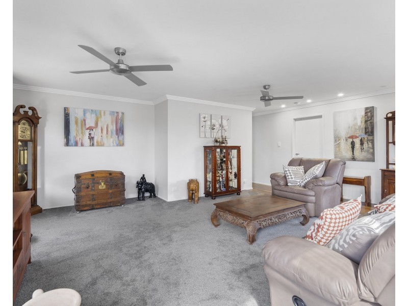 9 Albert Street, Victoria Point QLD 4165