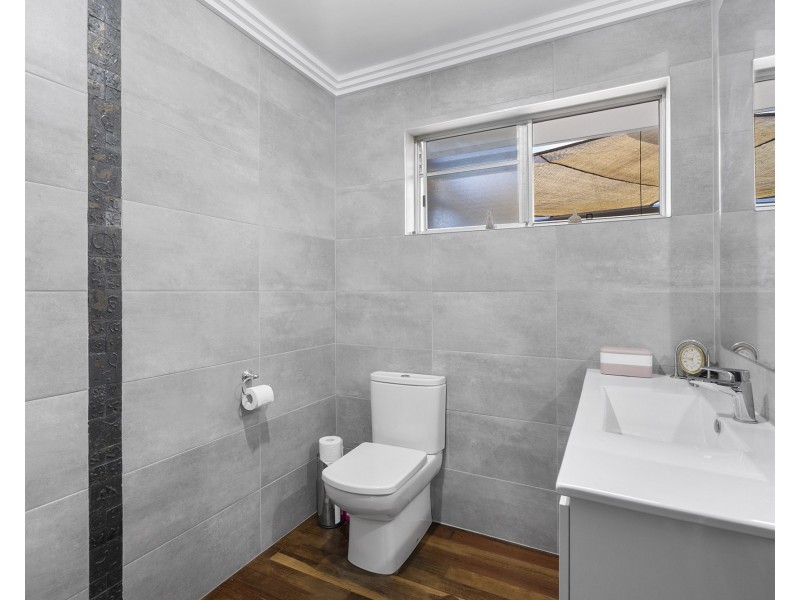 9 Albert Street, Victoria Point QLD 4165