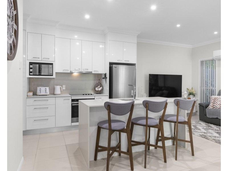 3/4 Russell Street, Cleveland QLD 4163