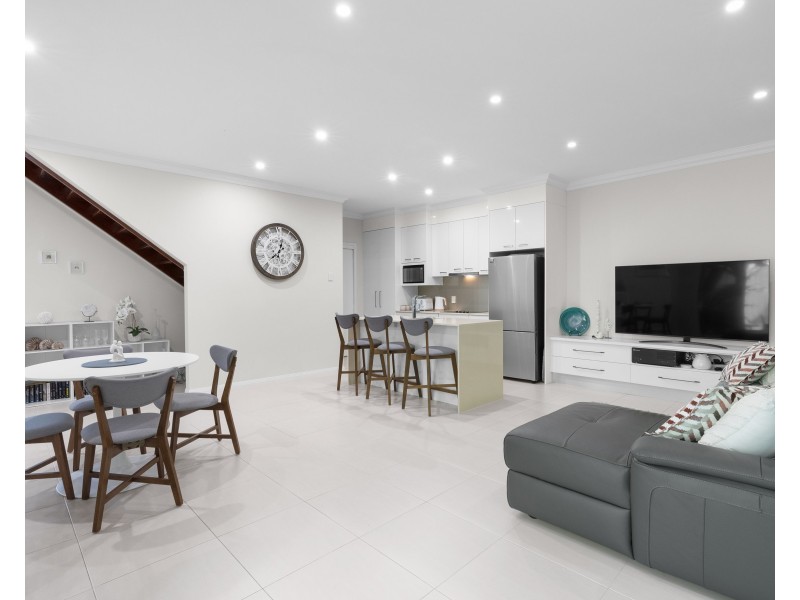 3/4 Russell Street, Cleveland QLD 4163