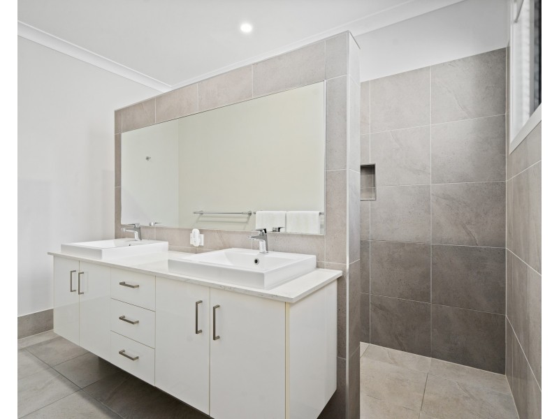 3 Hideaway Court, Thornlands QLD 4164