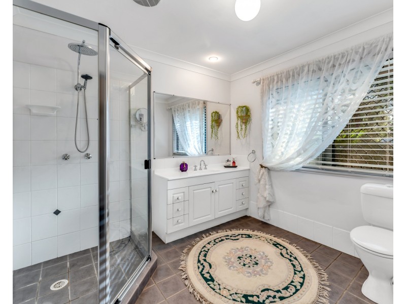 3 Breezeway Close, Wellington Point QLD 4160