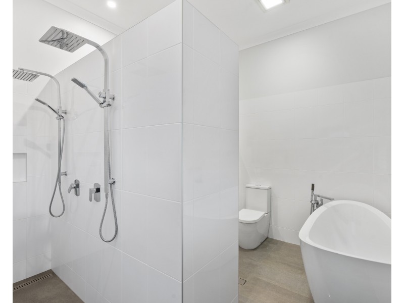 51 Walnut Street, Wynnum QLD 4178