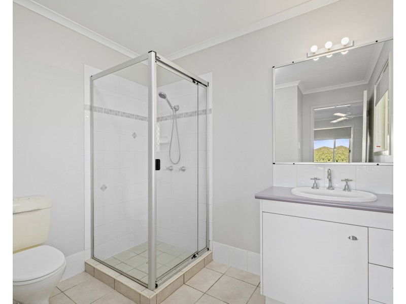 8/8 Zahner Place, Manly West QLD 4179
