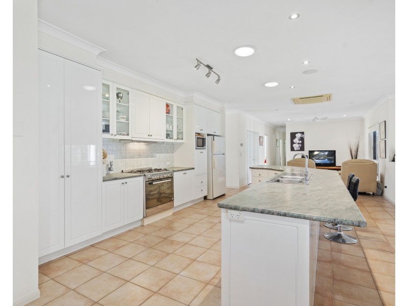 11-13 Wedgetail Court, Mount Cotton QLD 4165