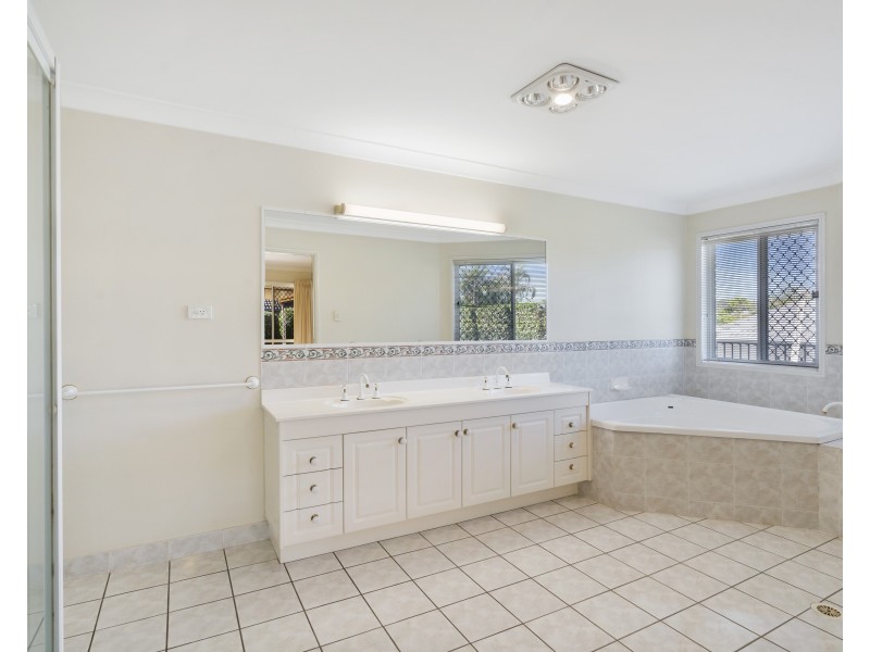 273 Cribb Road, Carindale QLD 4152