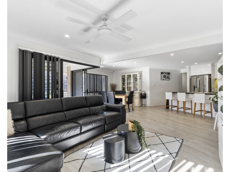 150 Bankswood Drive, Redland Bay QLD 4165