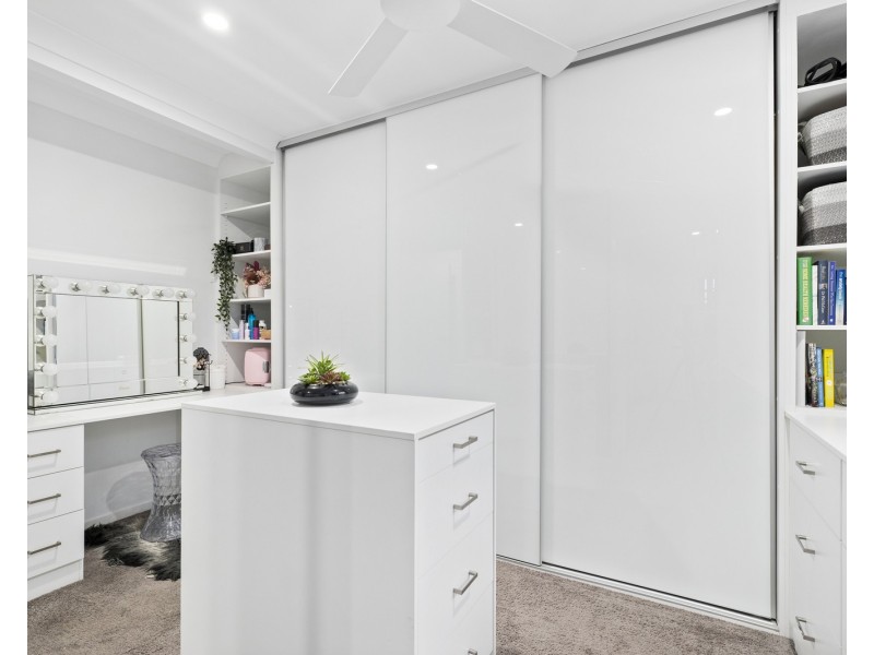 150 Bankswood Drive, Redland Bay QLD 4165