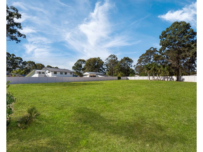 13A Whitehall Avenue, Birkdale QLD 4159