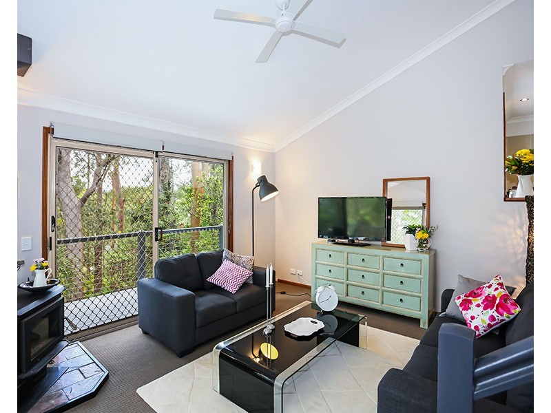 35 Leonarda Drive, Ferny Hills QLD 4055
