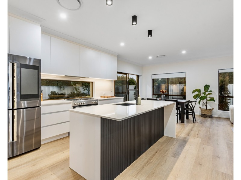 39 Salisbury Street, Redland Bay QLD 4165
