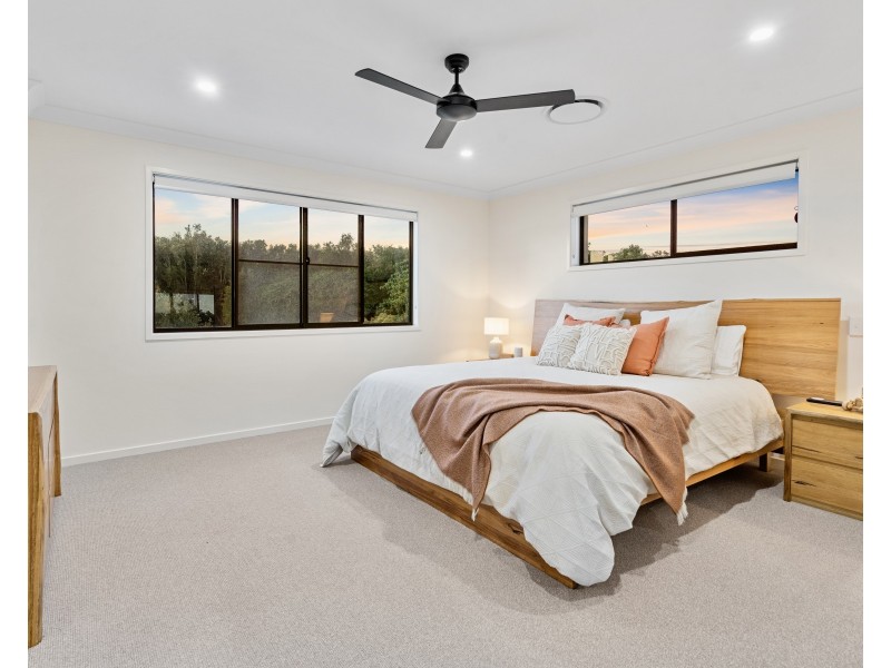 39 Salisbury Street, Redland Bay QLD 4165
