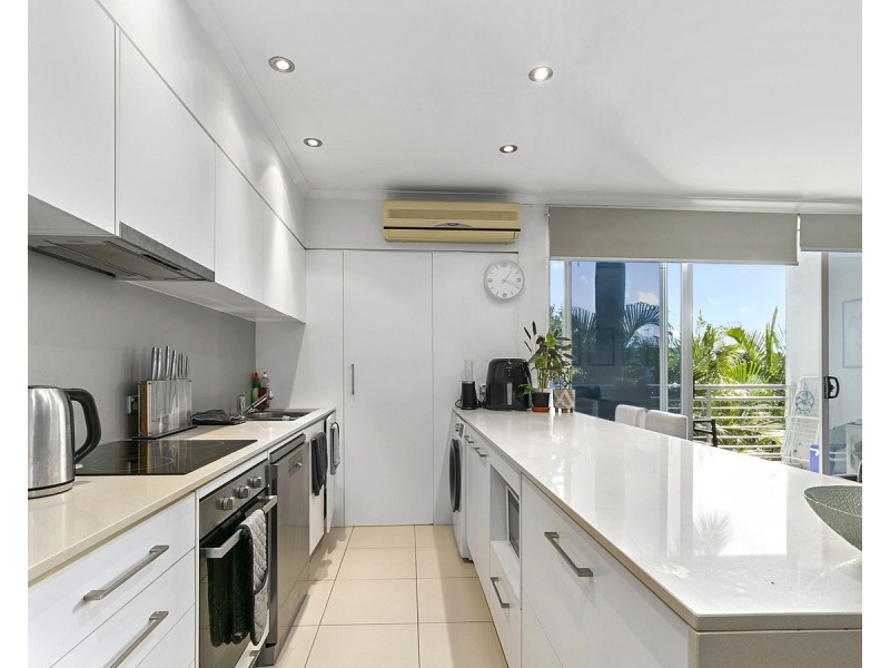 202/18 Richmond Road, Morningside QLD 4170