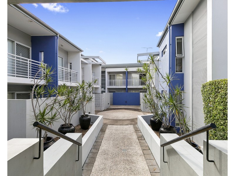 202/18 Richmond Road, Morningside QLD 4170