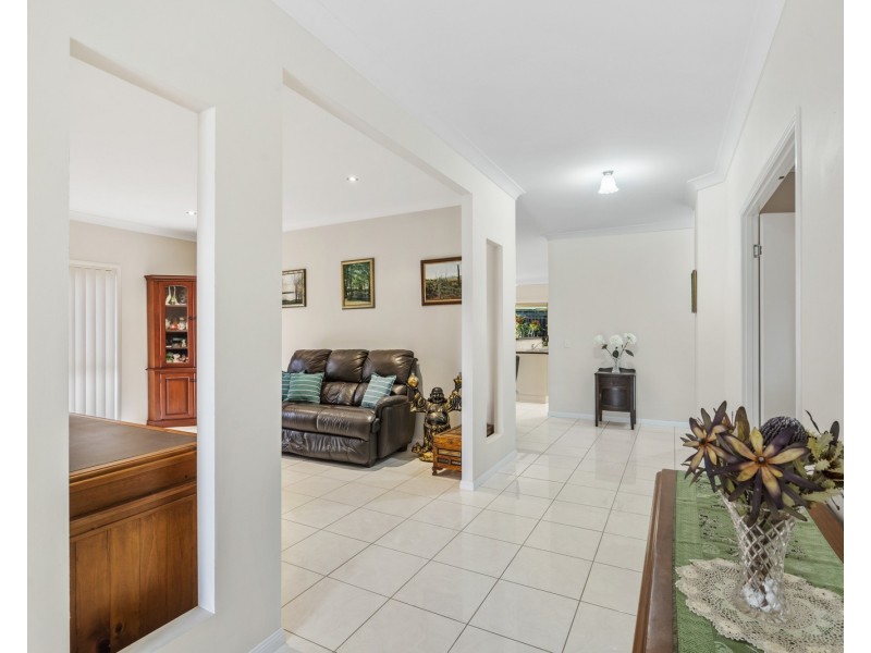 18 Pentecost Place, Redland Bay QLD 4165