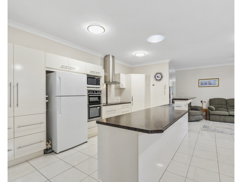18 Pentecost Place, Redland Bay QLD 4165