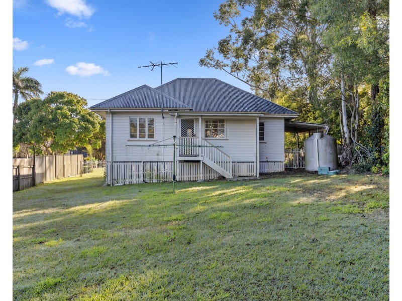 4 Duncan Street, Macleay Island QLD 4184