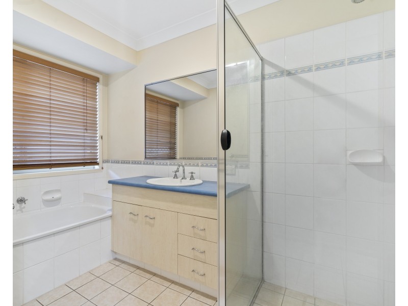 4 Panorama Court, Redland Bay QLD 4165