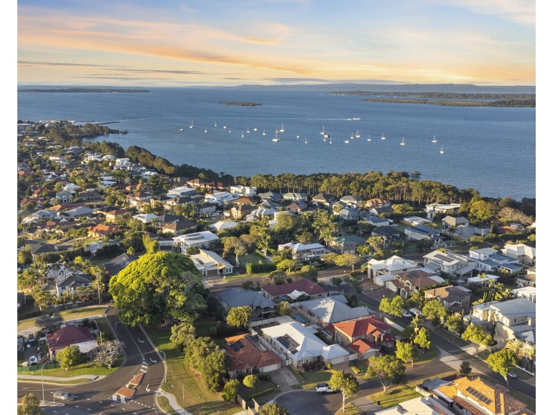 4 Panorama Court, Redland Bay QLD 4165