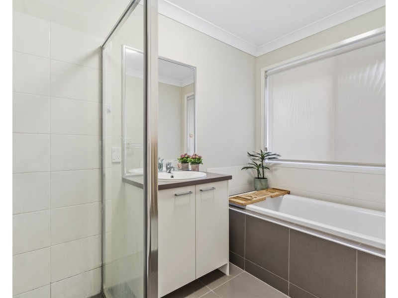 2/13 Hampshire Crescent, Alexandra Hills QLD 4161