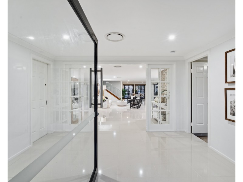 12 Plymouth Court, Raby Bay QLD 4163