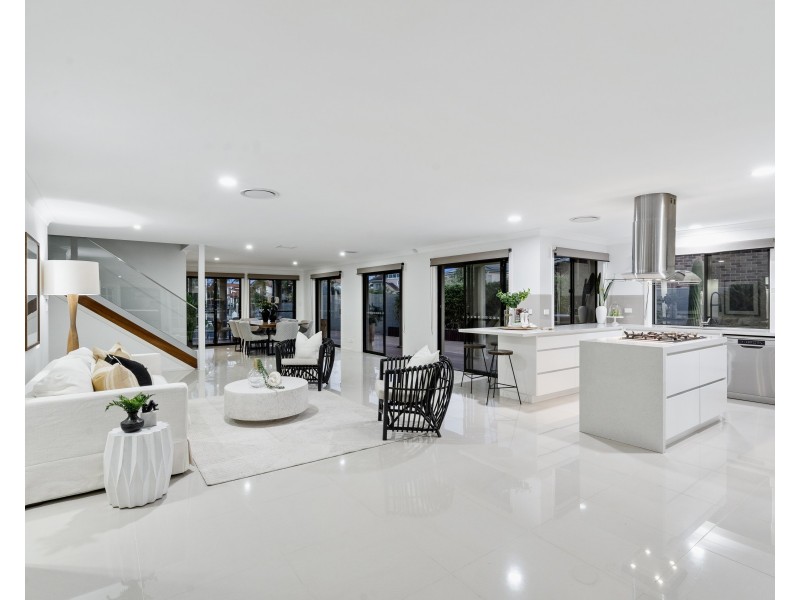 12 Plymouth Court, Raby Bay QLD 4163