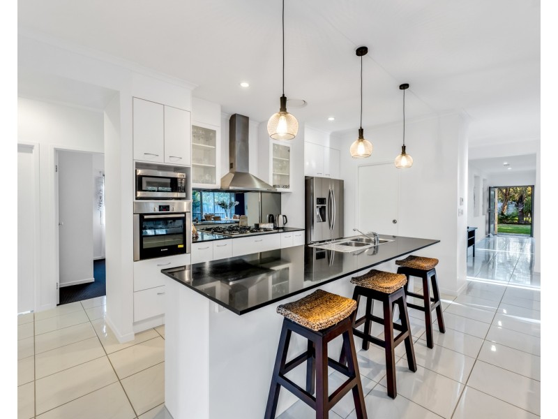 6 Cordia Close, Redland Bay QLD 4165