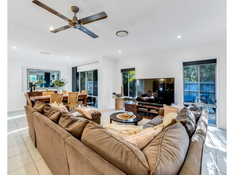 6 Cordia Close, Redland Bay QLD 4165