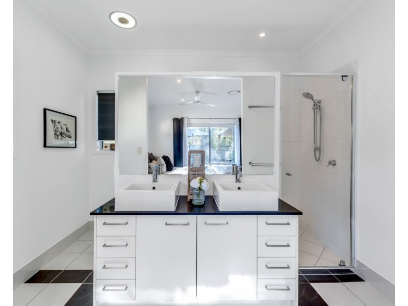 6 Cordia Close, Redland Bay QLD 4165