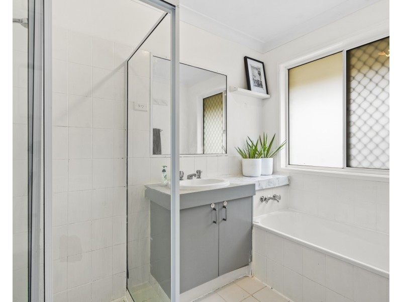 11 Gardenia Drive, Birkdale QLD 4159