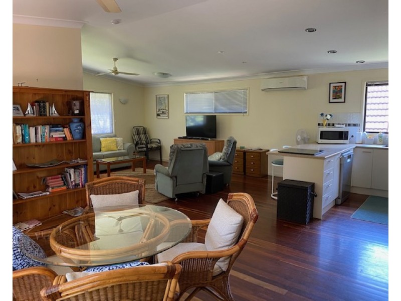 24 Welsby Street, Coochiemudlo Island QLD 4184
