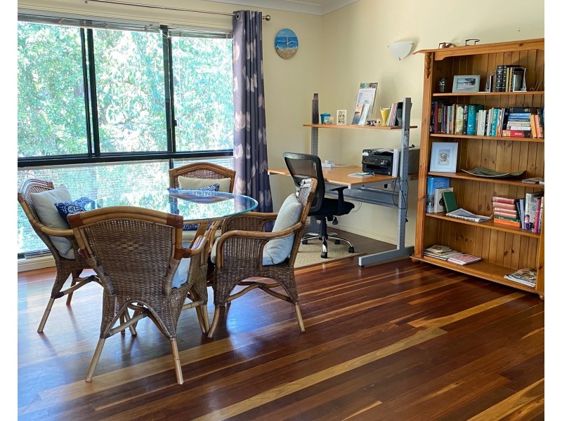 24 Welsby Street, Coochiemudlo Island QLD 4184