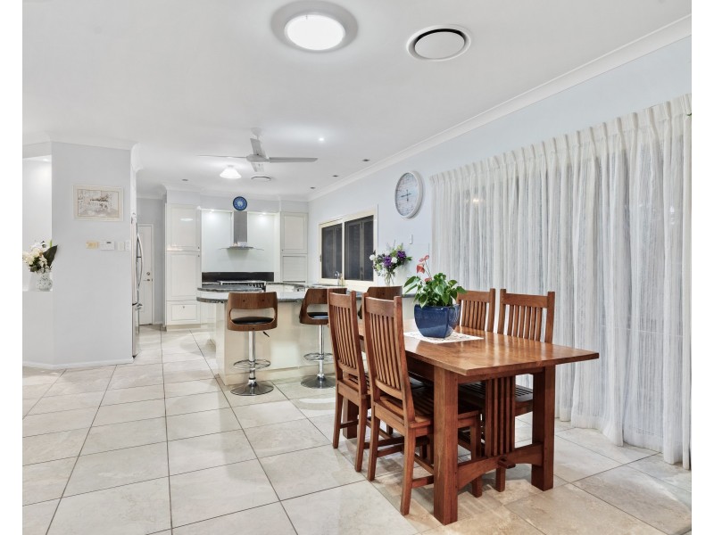 7-15 Pinecone Place, Thornlands QLD 4164