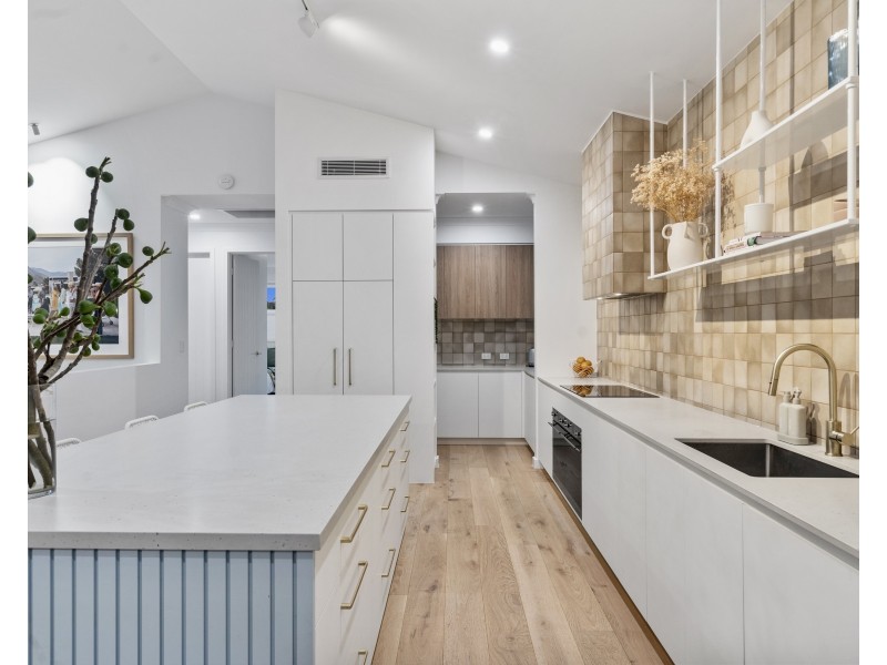 2 Ray Street, Cleveland QLD 4163