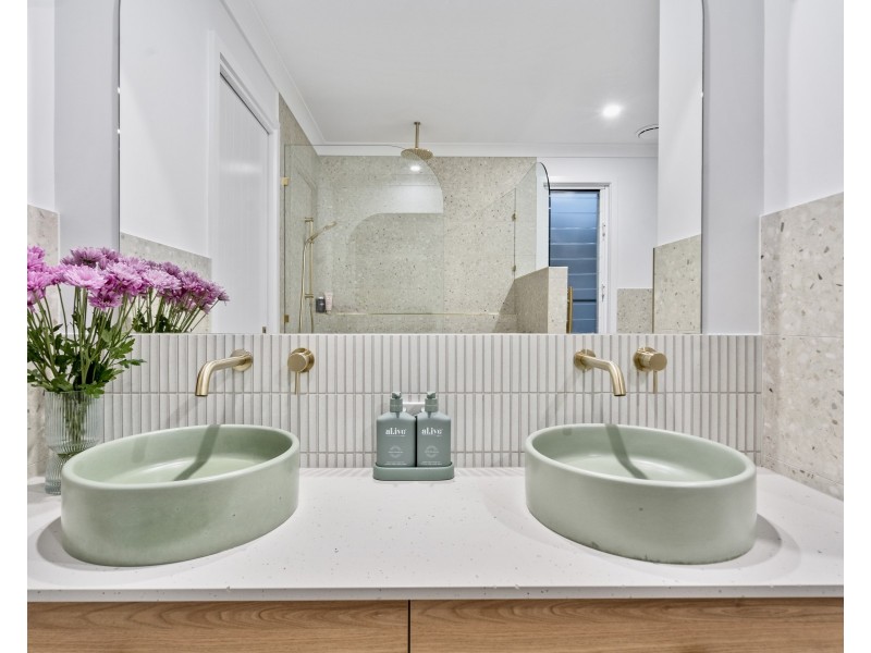 2 Ray Street, Cleveland QLD 4163