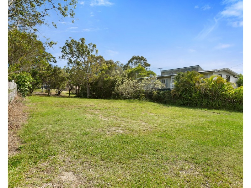 61 Eastbourne Terrace, Macleay Island QLD 4184