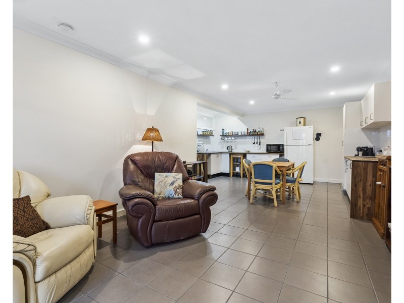 8 Yarran Street, Victoria Point QLD 4165